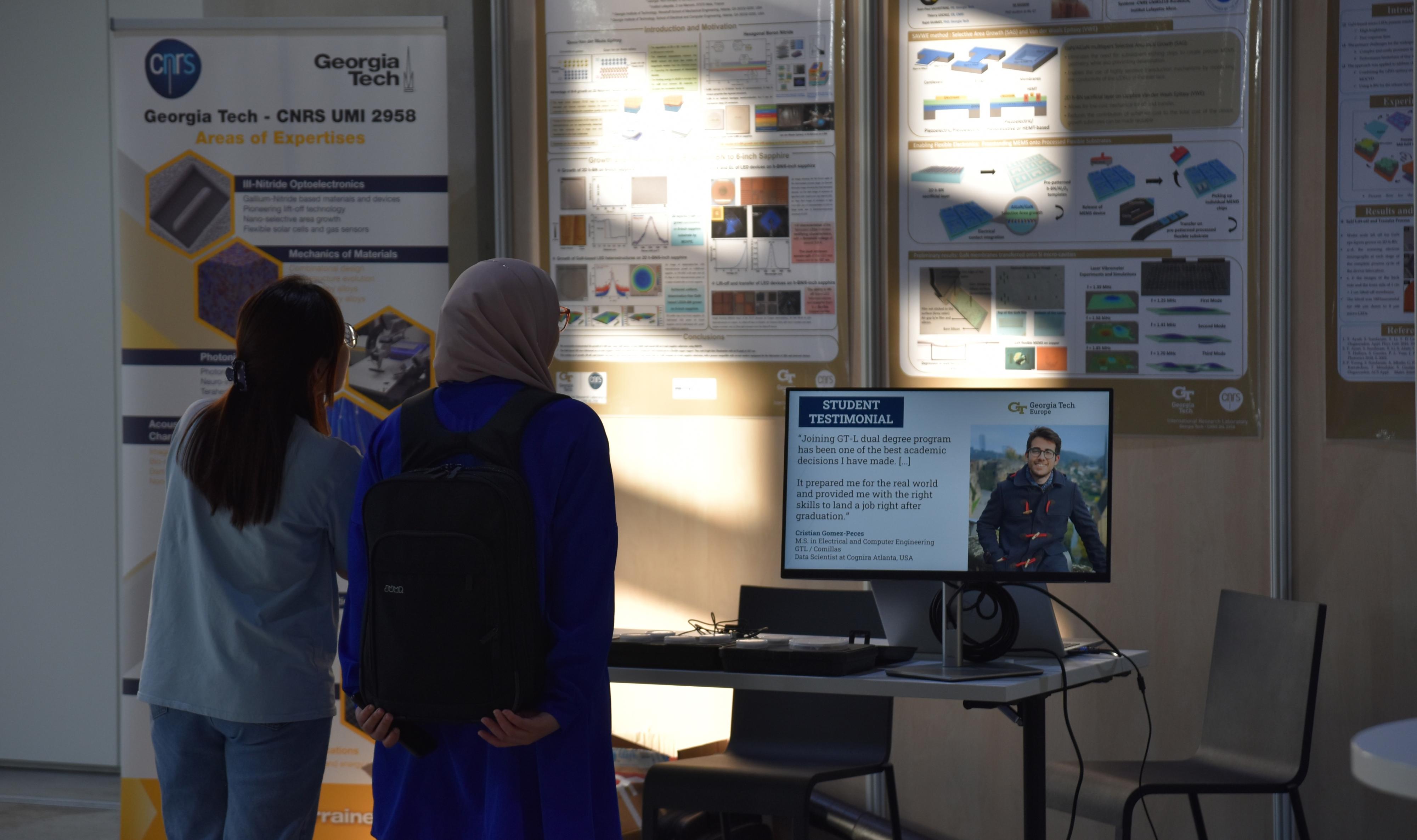 Students watching presentation about GTE